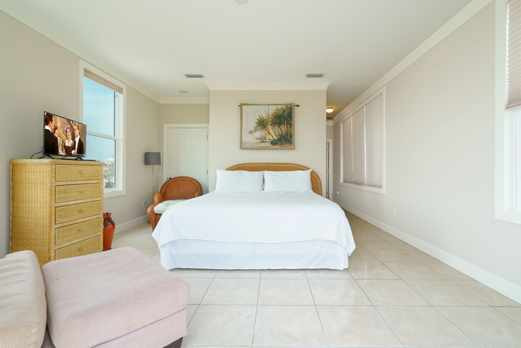 2814 Coastal Highway, Vilano Beach w/ Pool Coastal Wave Properties