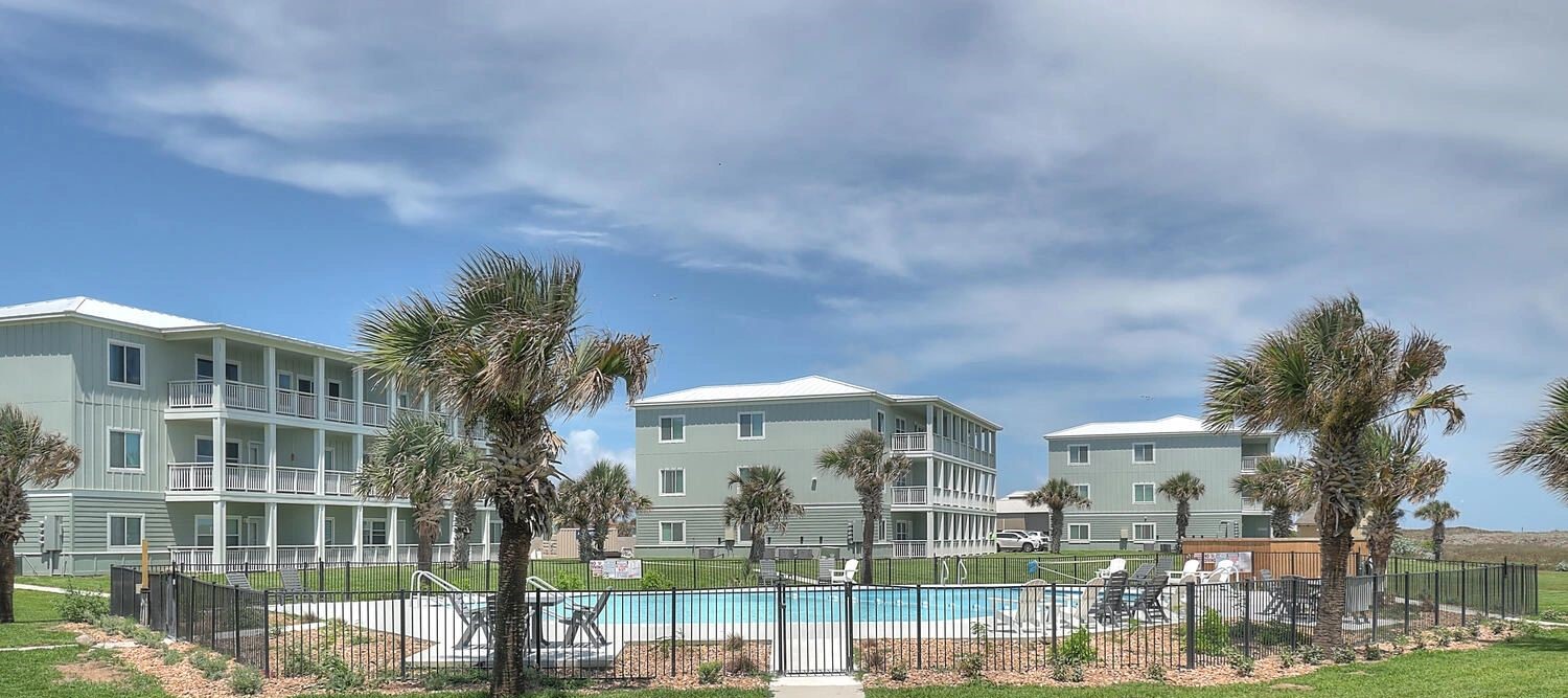 Winter Texan Monthly Rentals The Pelican Condominiums & Beach House
