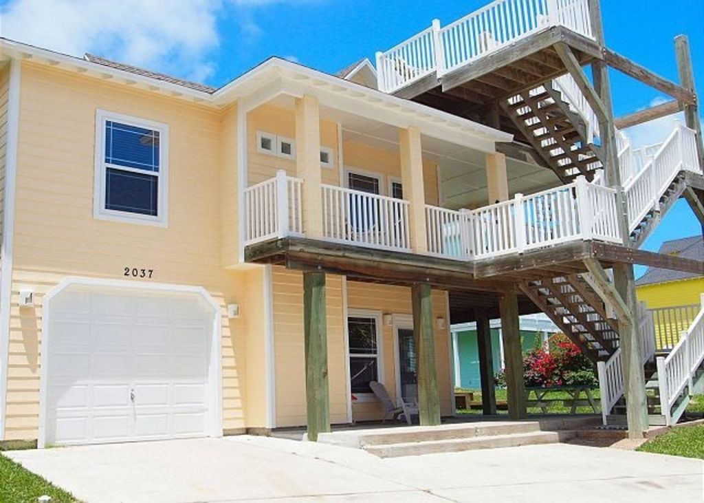 Pelican's Perch 1 of a Kind Beach Houses