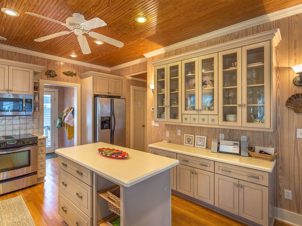 Ladderville Guest House Sandy Beach Properties, LLC