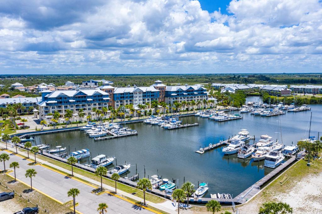 Chartering a Watercraft for Your Ruskin, Florida Vacation A Memorable
