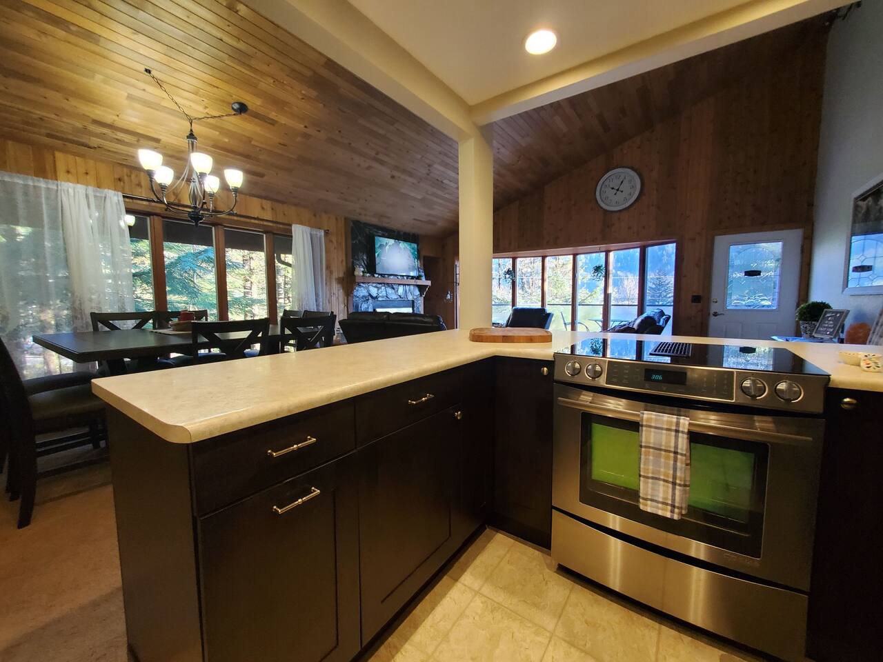 Updated Duplex with Mountain & Filtered Water View Juneau Vacation Homes