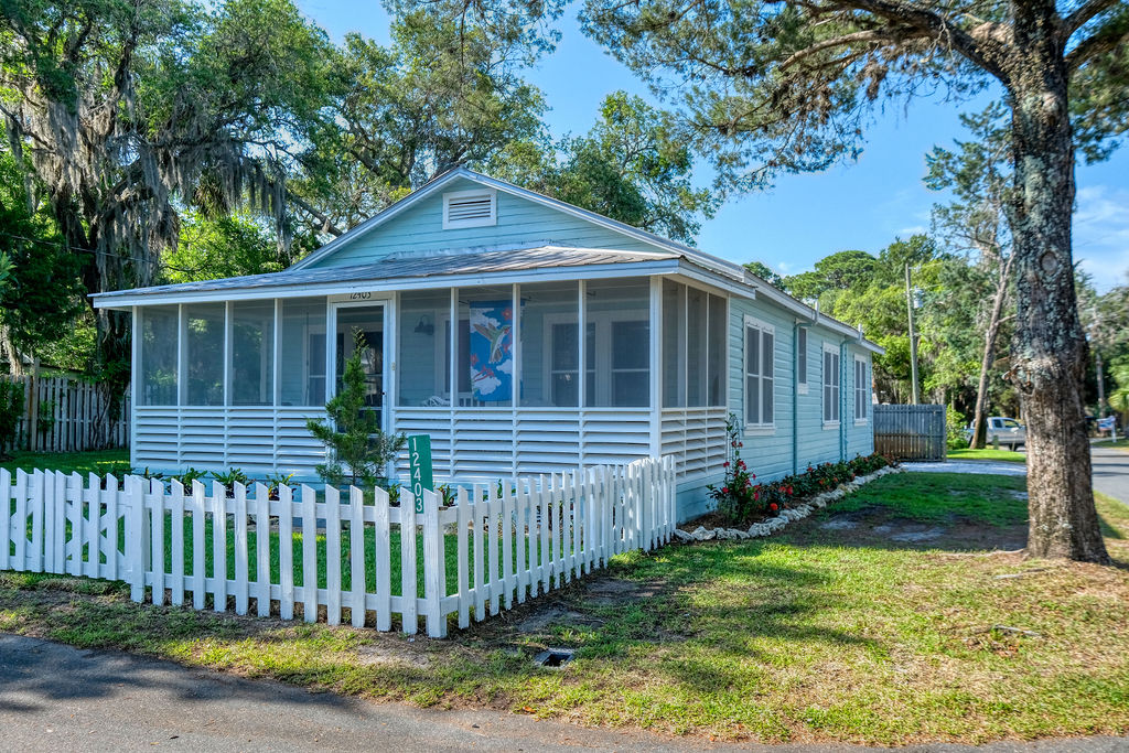 Cedar Cottage Pelican Vacation Home