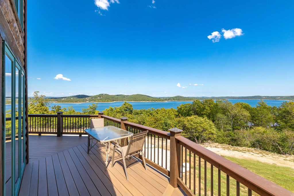 Grandview Lake Lodge on Table Rock Lake in Branson, MO