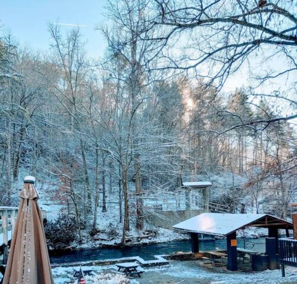 Deep Creek Lodge Apartment Sleeps 4! LIV! Stays