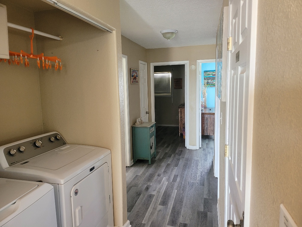 Cottage by the Sea in Terramar Beach Team Mamo Realty, Inc.