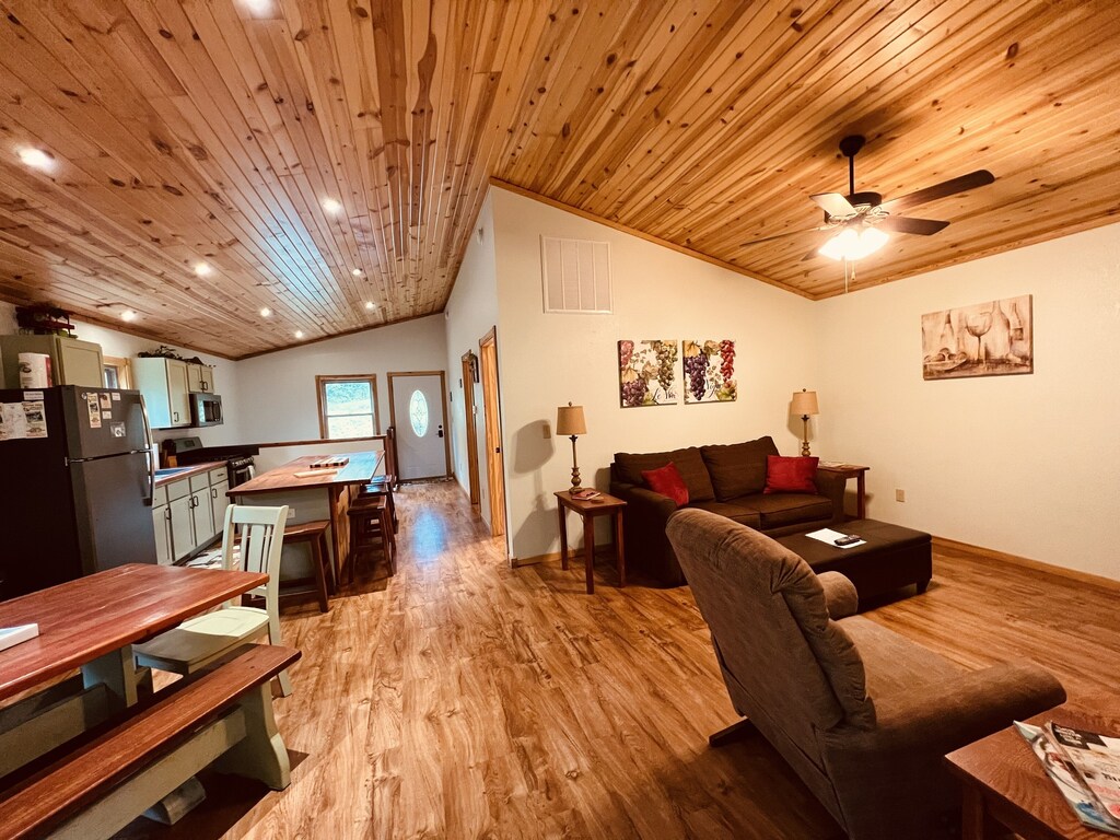 Cave Creek Cabin 1 Cabin Rentals on Shawnee Wine Trail Cave Creek