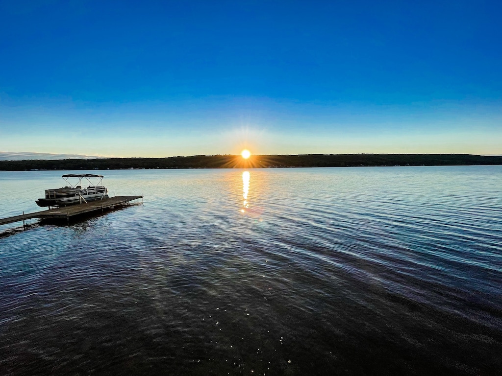 WaterfrontConesusLakehouseGeneseoHikingWineKayaks Luxury Family