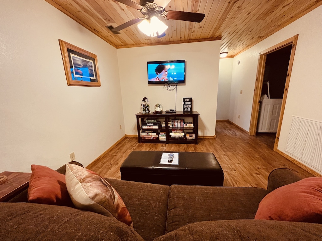 Cave Creek Cabin 1 Cabin Rentals on Shawnee Wine Trail Cave Creek