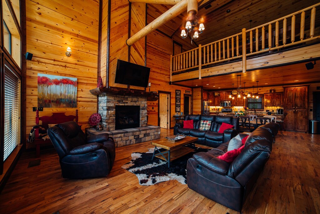 Painted Deer Lodge Hochatown Vacation Properties