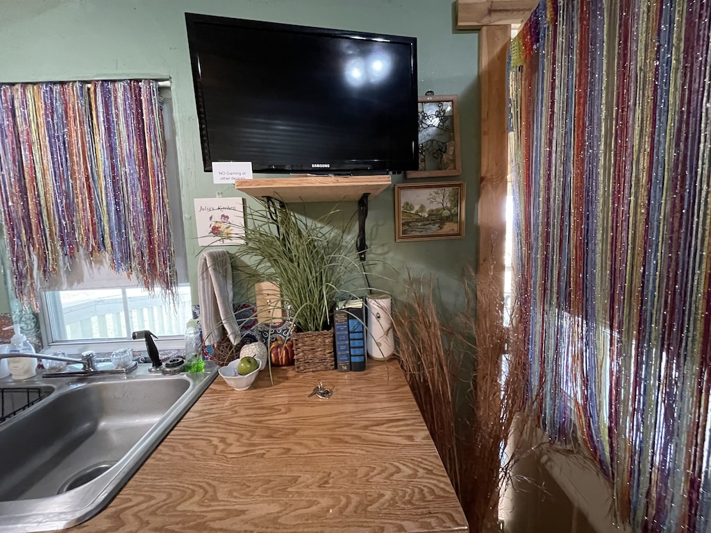 Julia's Cottage Music Springs