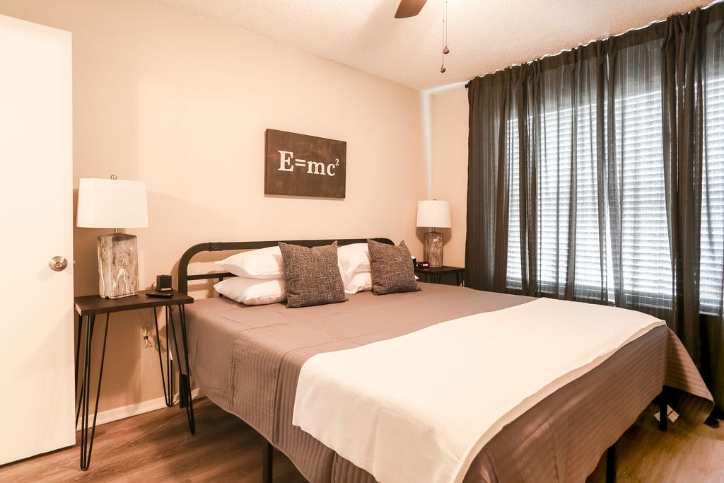 Industrial Chic South Lubbock 3/2 Short Term Rentals Homes in Lubbock