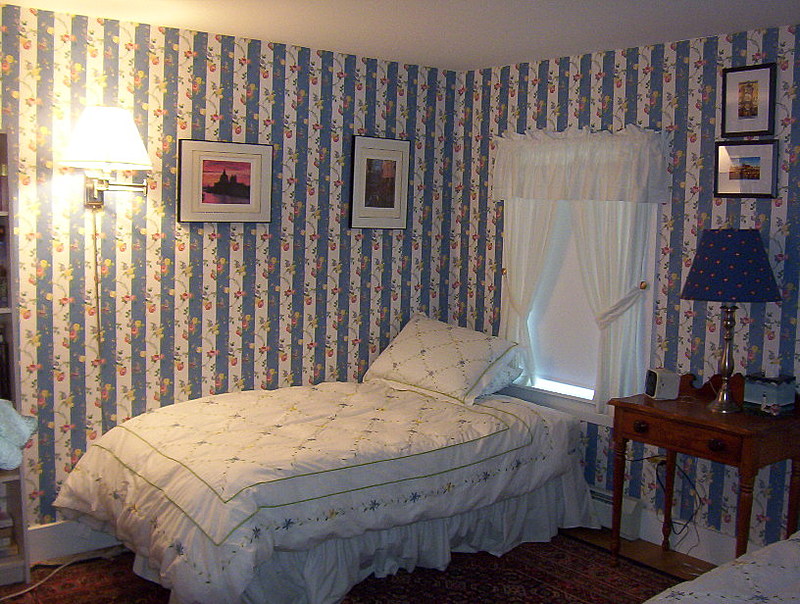 Kelleher House and Cottage L. Dewey Chase Rentals