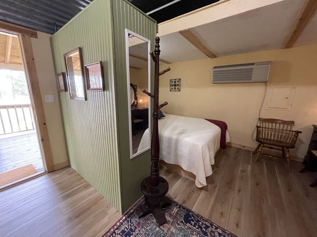 Julia's Cottage Music Springs