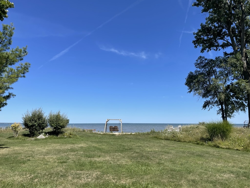 TO THE AU GRES A FRAME! FEEL FREE TO LOOK AROUND! Au Gres A Frame