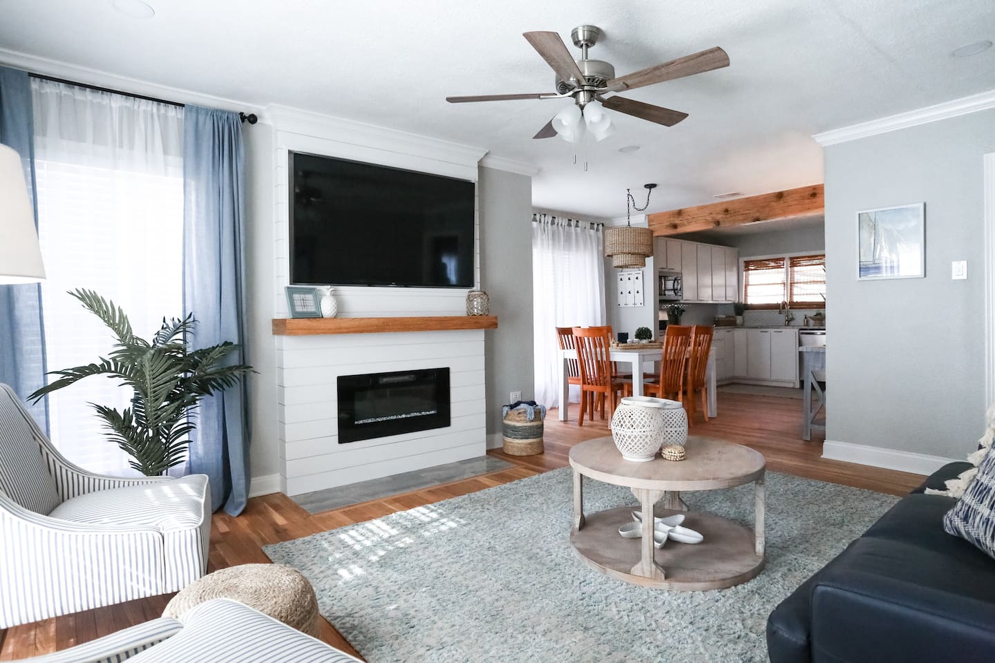 Coastal Retreat at Tech Terrace 3/2 Remodeled Short Term Rentals Homes in Lubbock near Tech