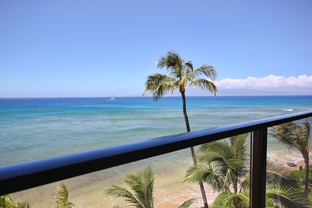 Come to Maui and Stay in Oceanfront Luxury. Views! Mahana 507 D 507