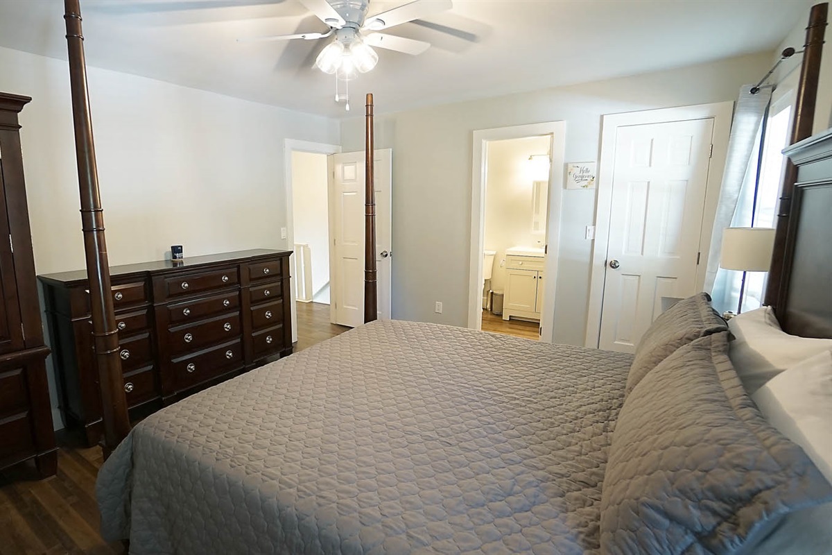 Freshly Renovated Townhome Pets