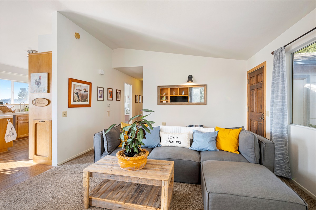 Lilly's Guest House on Hansen Hill Templeton Vacation Rentals