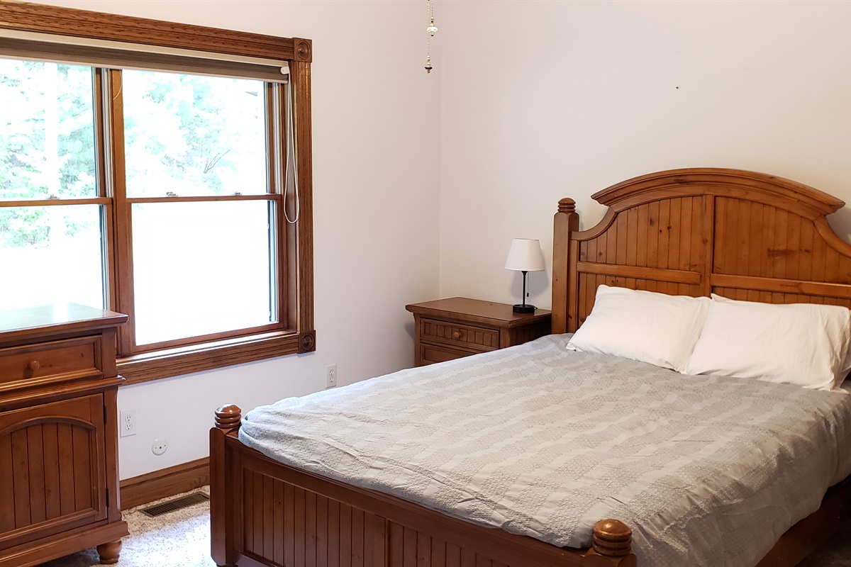 Secluded Mountain Lakehouse on 50 acre, Pets