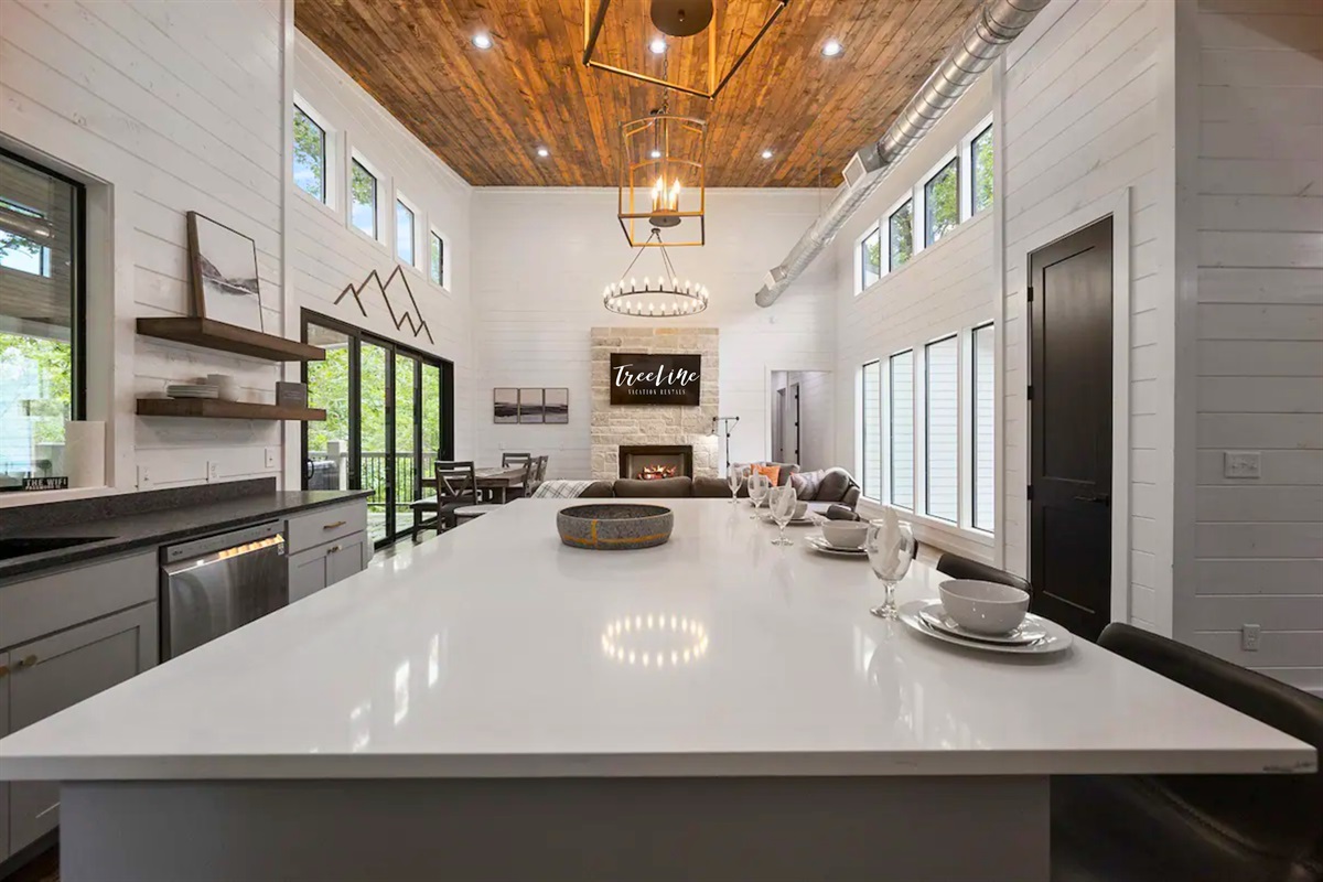 Hamlet Retreat 3 Luxury Cabins Sleeps 30 TreeLine Vacation Rentals Broken Bow, OK