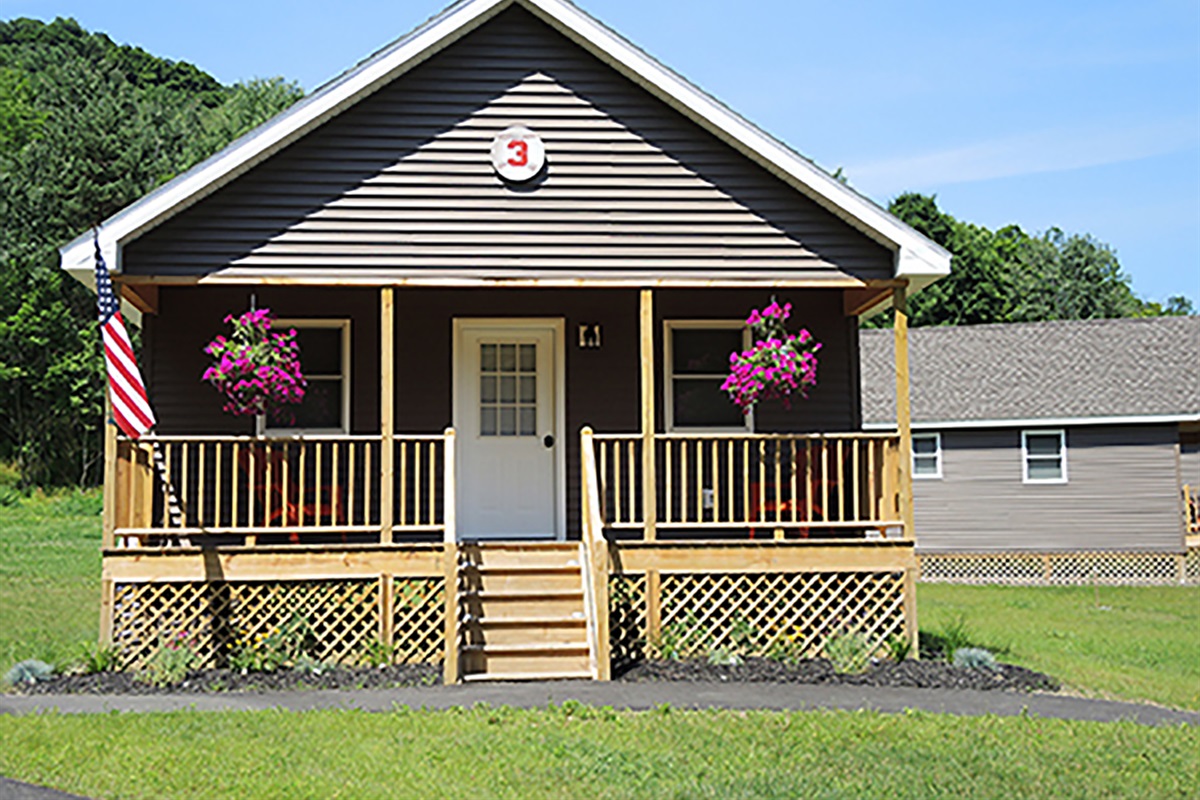 Home Run Cabins 1 Cooperstown Stay