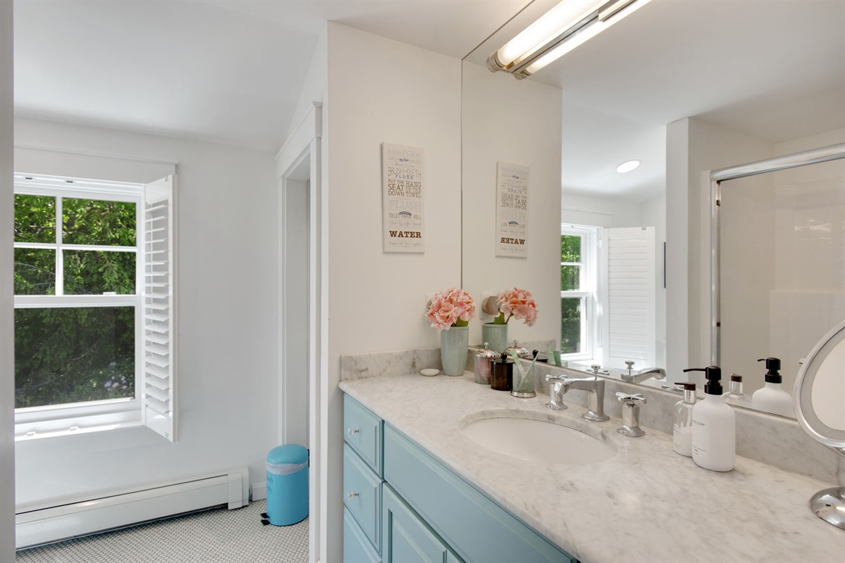 Luxurious Home By The Beach coastal home in the heart of Kpt