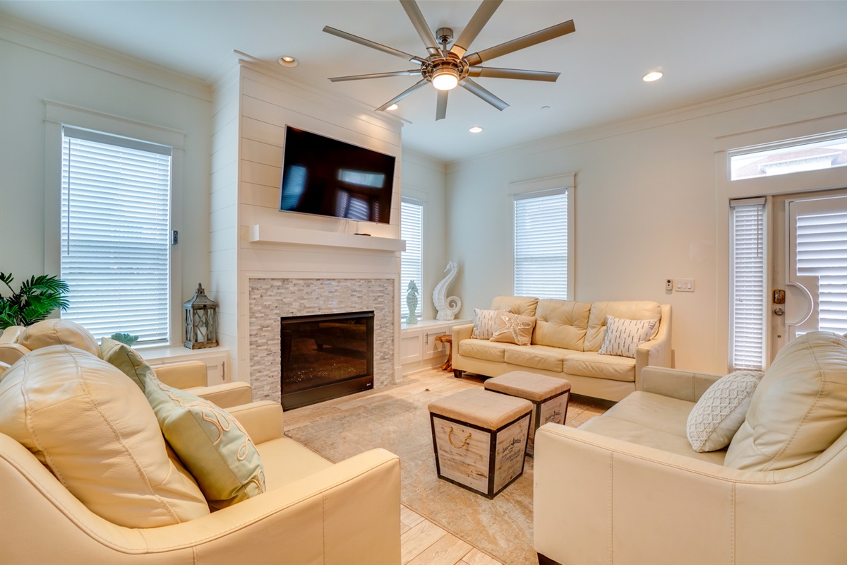 Latitude Adj / PCB Warren Beach Rentals