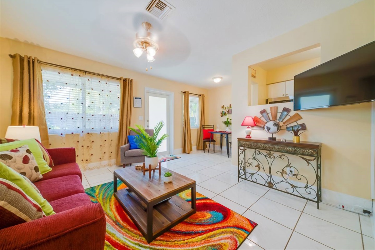 1645 1 Walk to Wilton Manors The Hainsley Apartments