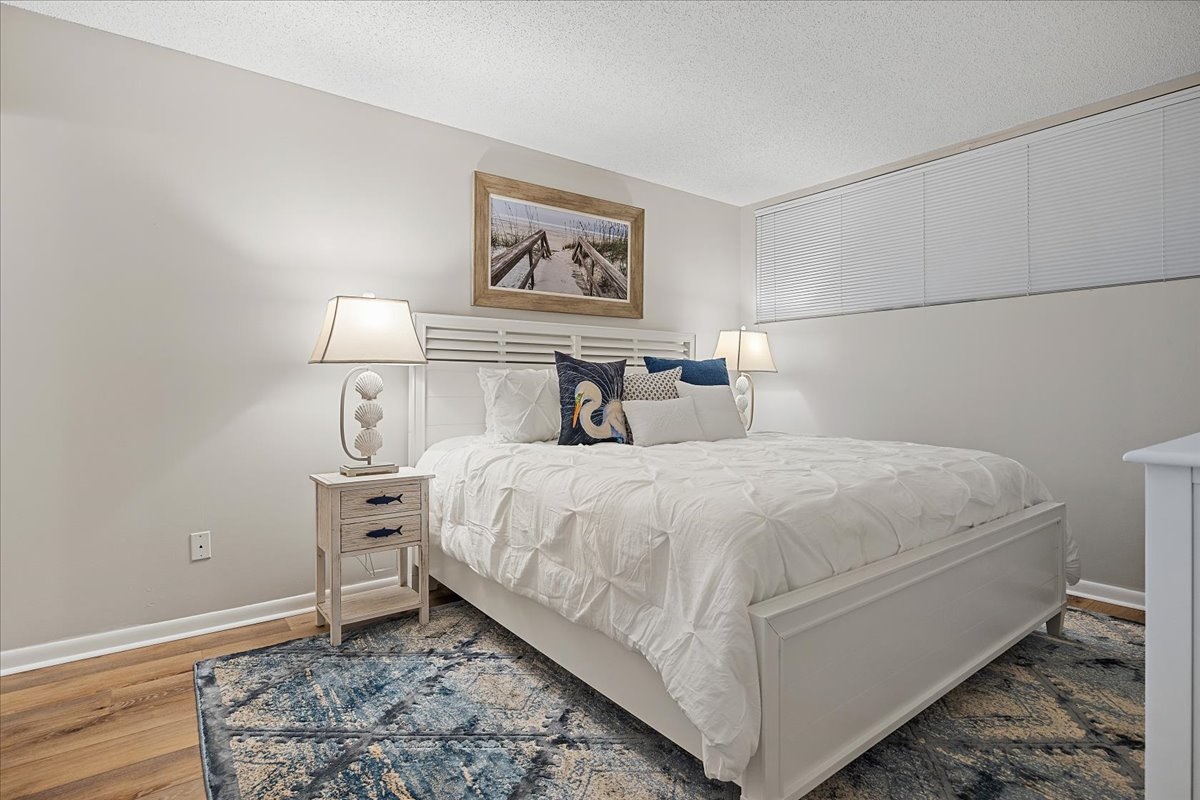 201 Ketch Courtyard w/ Pool Coastal Wave Properties