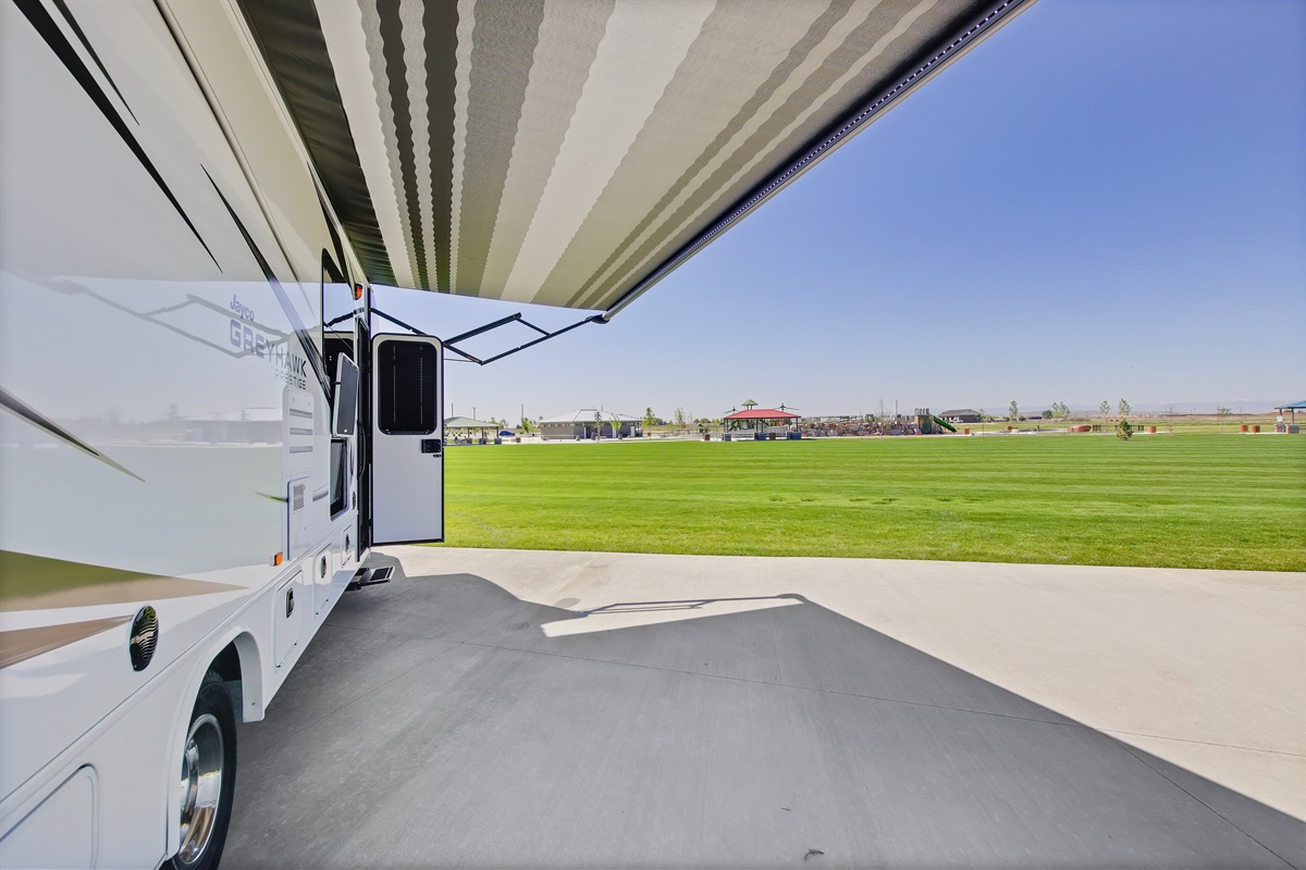 Jayco Greyhawk 31FP Prestiege Package (BUNKS) GO > EXPLORE