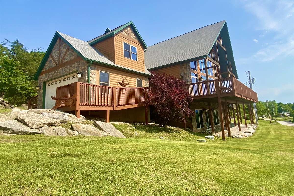 Rusty Moose Lodge Victory Properties