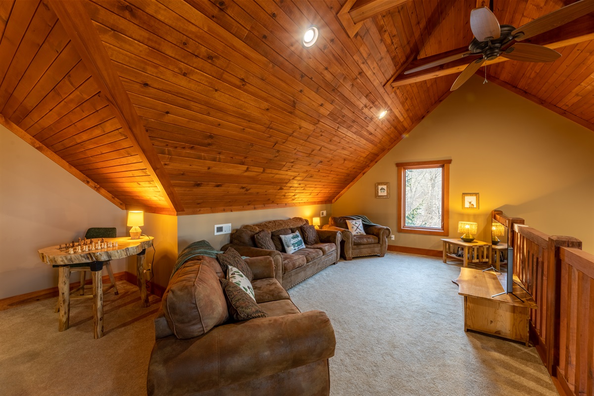 The Snowshoe Chalet Big Shaka Properties