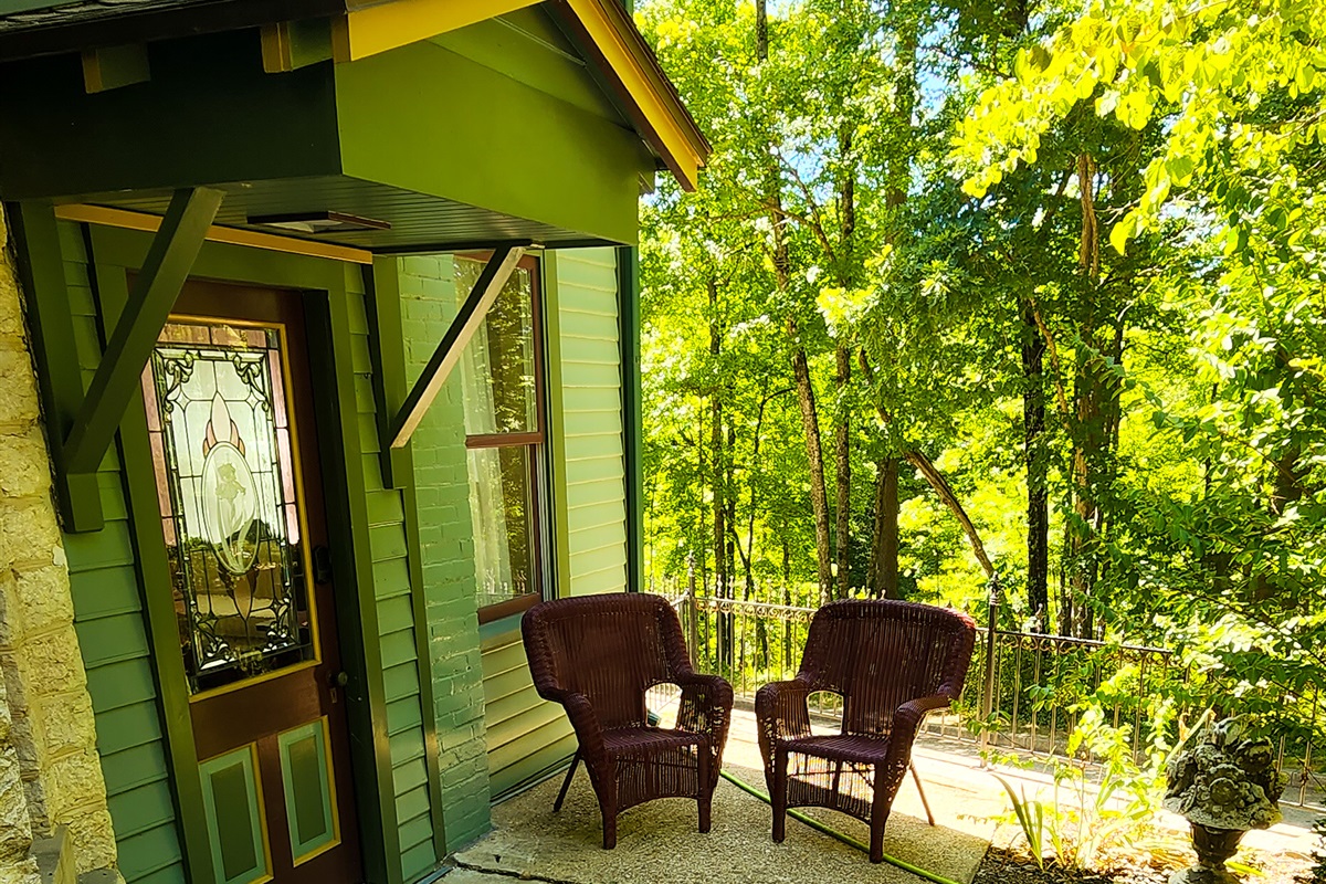 Garden Suite at Ellis Nightly Lodging in Eureka Springs, AR