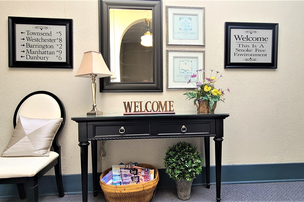 The Barrington 1BR loft apartment in historical downtown On The