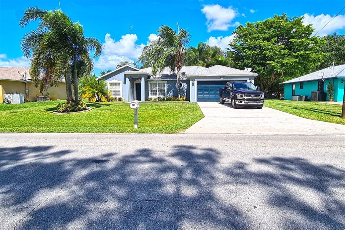 Mariposa Avenue Vacation homes with Heated Pools, Port St Lucie, Florida