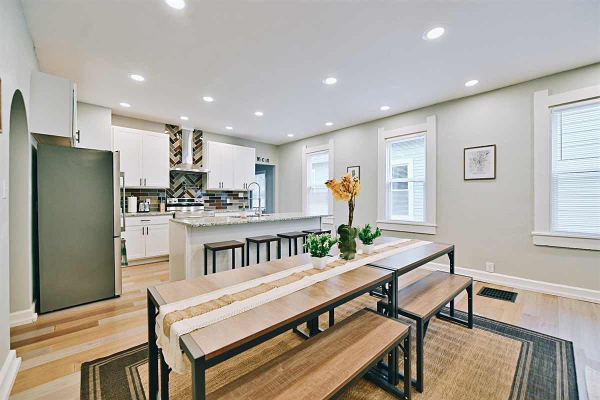 Luxury Home Minutes from Downtown Indy! Playpark Vacation