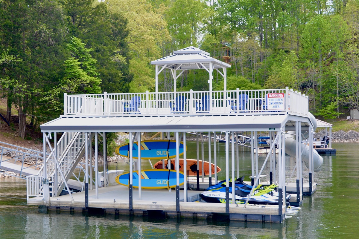 The Premier Vacation Rental Home on Tims Ford Lake Lakefront Landing