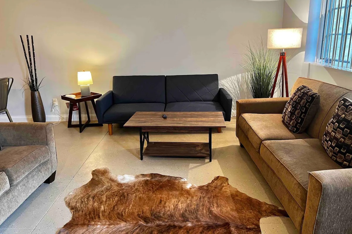 2 bedroom Lansing Apartment Vacation Rentals Iowa