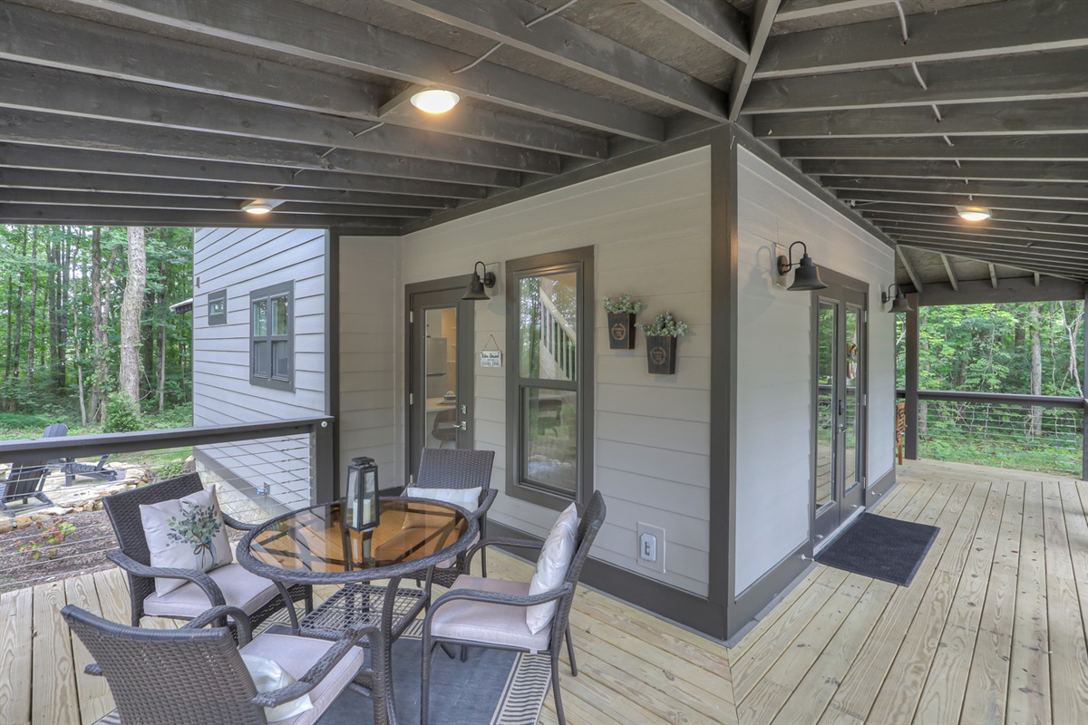 Luxe Nest at The Retreat at Sunset Bluff Retreat Vacations Book