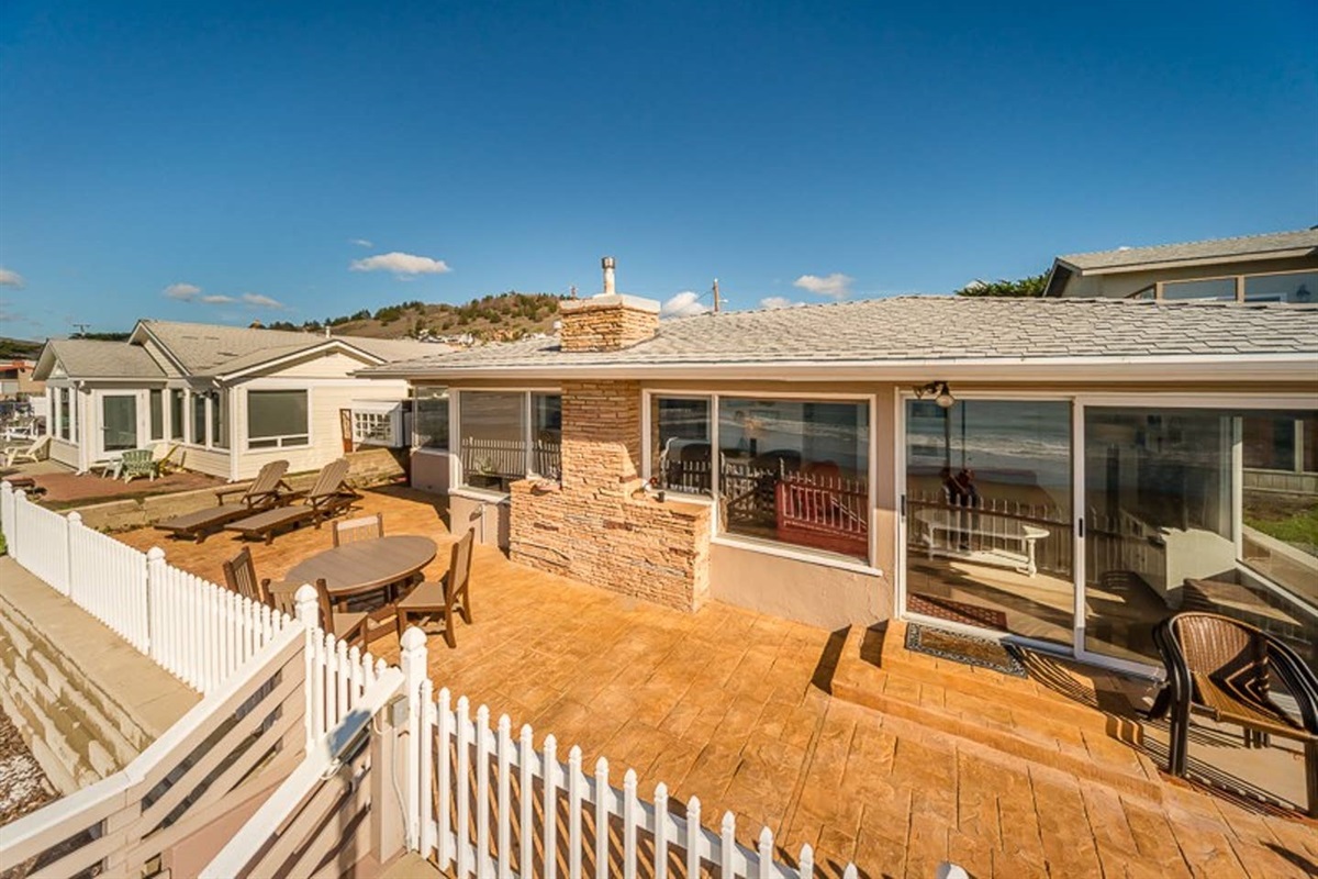 (055) Cayucos Beach Jewel Ocean Front Beachside Rentals Inc.