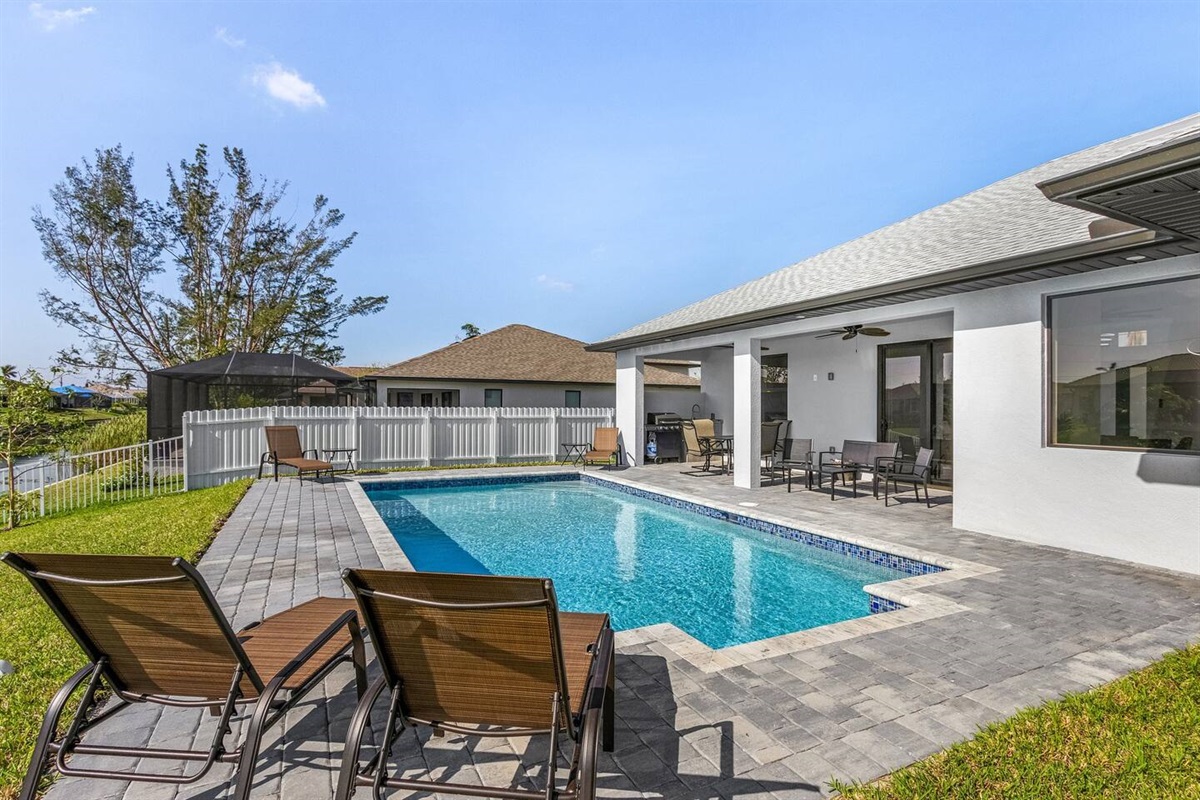 Waterfront Getaway Rose Rental Properties