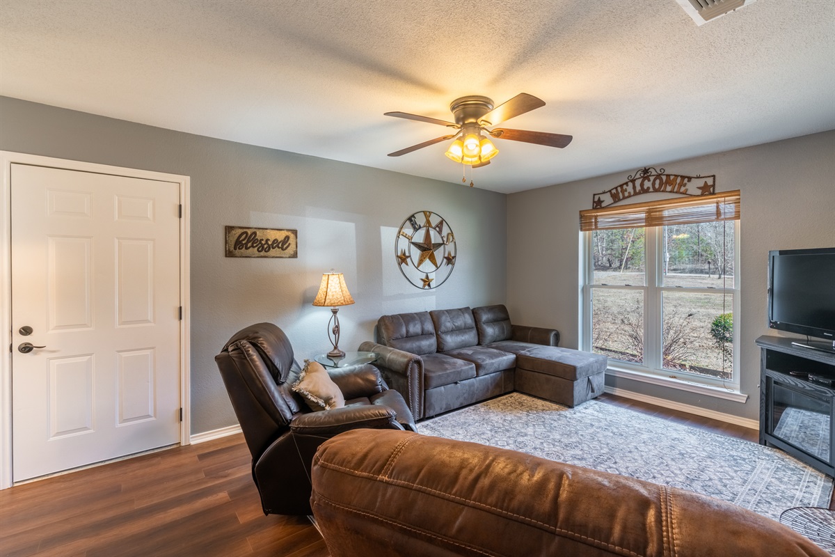 Lake Fork Waterfront Guest House w/ New Dock and New Pool Lake Fork