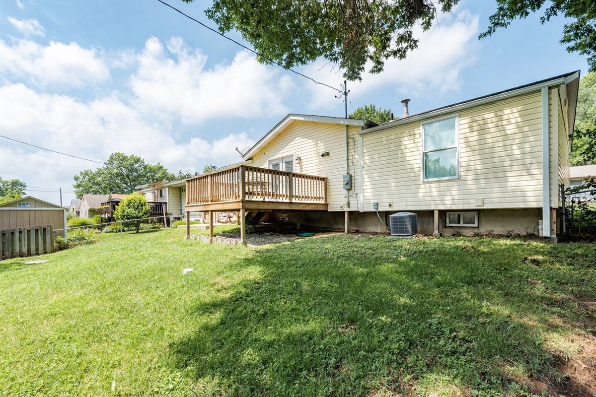 Maravilla 2 Lou Escapes Dogtown Homes