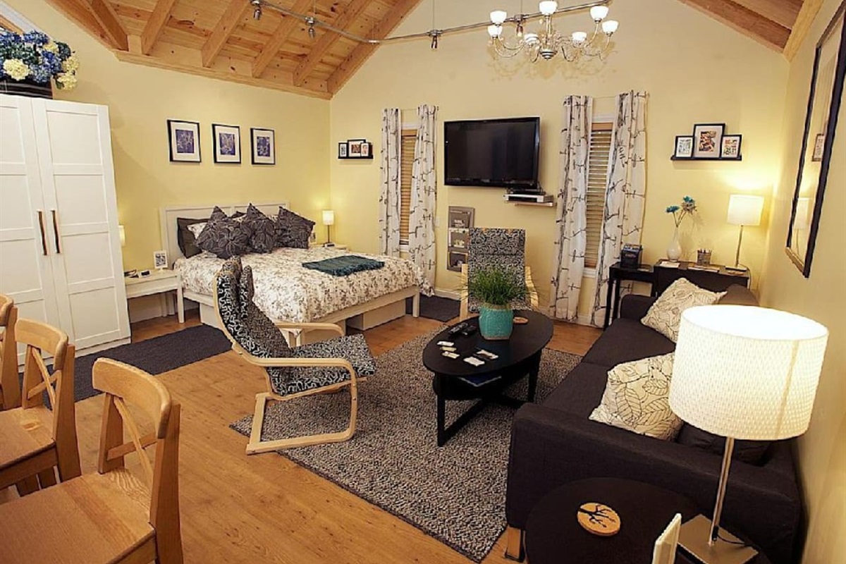 Tradhuset Swedish Treehouse w/Shaded Deck Vacation Rentals
