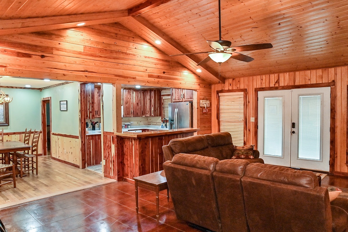 Throttle Back Cabin at No Name Bluff Toledo Bend Lake Bon Secour