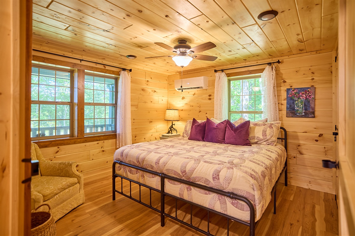 Proctor's Haven Secluded Cabin with Fishing Pond and Bluff