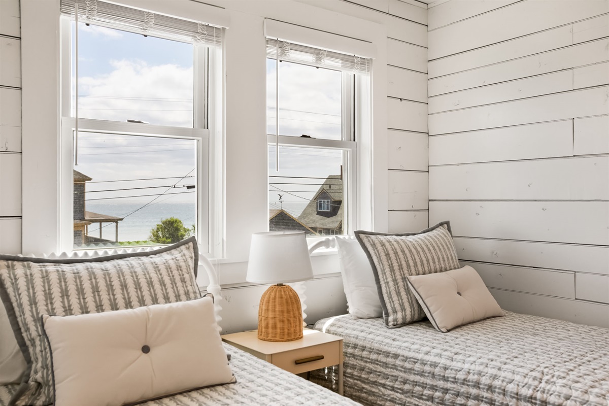 Drakes Island! Large Home With Stunning Ocean Views Coastline