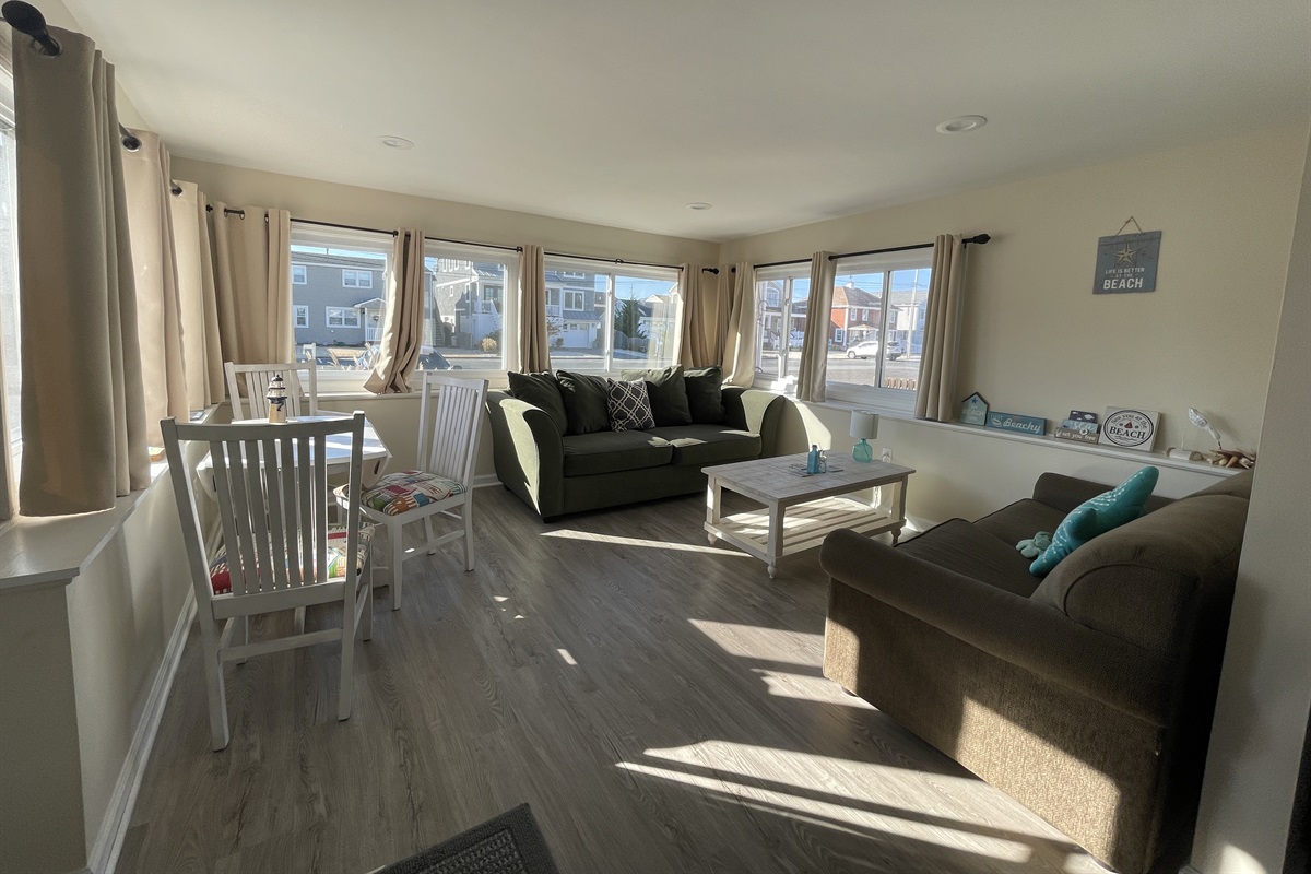 Front House Lower Unit (1st Floor) 101 Trenton Ave Lavallette Beach