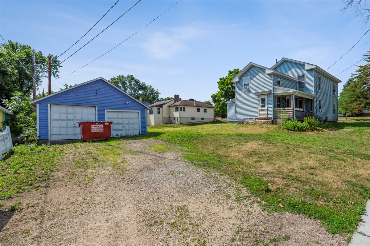 Fire Lily Apartment at Red Hibiscus House Vacation with Raspberry Rentals